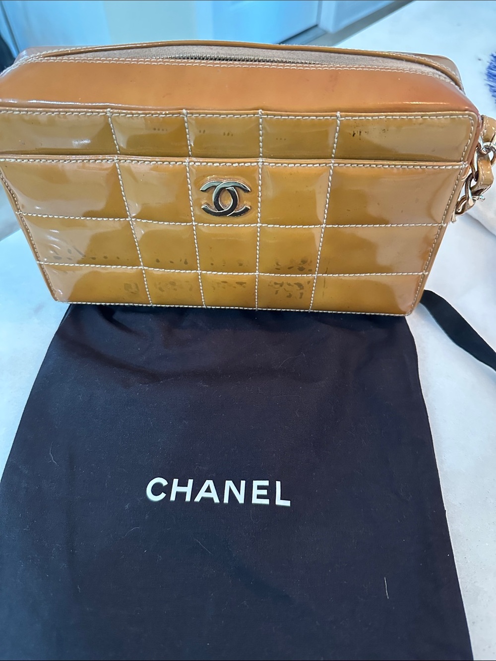 CHANEL Patent Quilted Camera Bag in Caramel Duster included - Picture 6 of 6